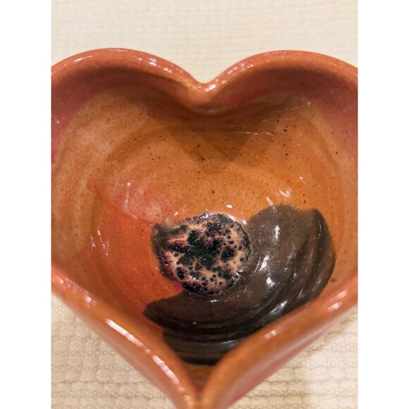 Handcrafted Heart-Shaped Ceramic Bowl - Picture 7 of 9